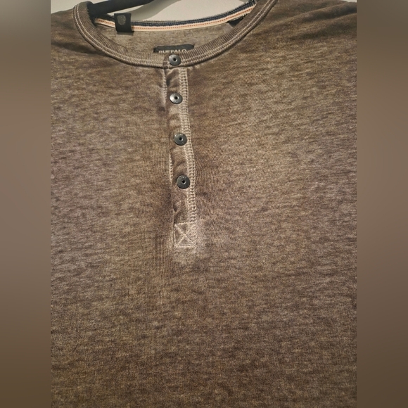 Buffalo David Bitton Mens Short Sleeve Henley Tee EUC Size M - Picture 5 of 13